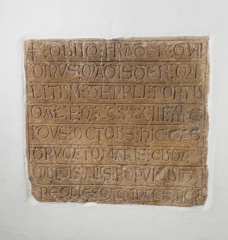 Lápide de D. Gualdim Pais, Igreja de Santa Maria dos Olivais